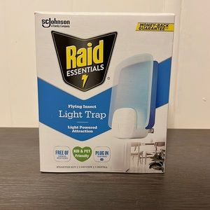 NEW Raid Essentials Flying Insect Light Trap Starter Kit